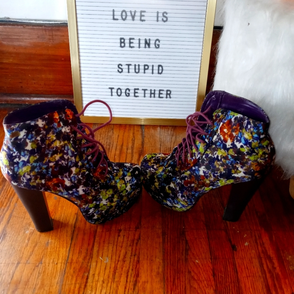 Heel bootie, multicolor, gently used